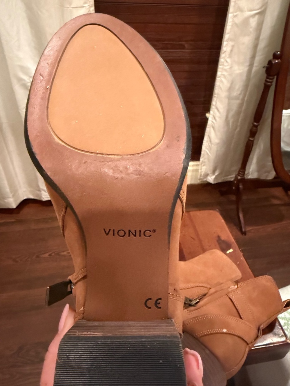 Vionic boots - Picture 3 of 5